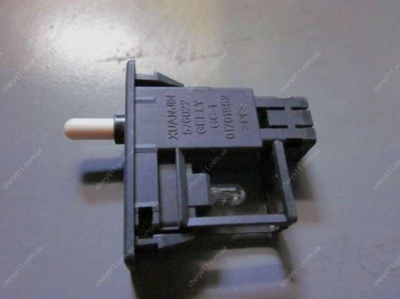 1017001852 KLM Auto Parts - Кнопка включения подсветки перчаточного ящика Geely EC-8 (Фото 1)