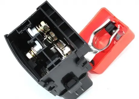 Блок предохранителей клеммы (+) (без предохранителей) Chery Amulet Aftermarket A11-3723025