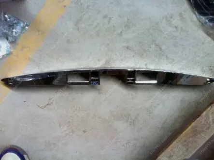 Молдинг кришки багажника (хетчбек) Geely EC-7RV Aftermarket 1068003014 (фото 1)