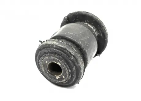 Сайлентблок переднього важеля передній Chery M11 Aftermarket M11-2909050