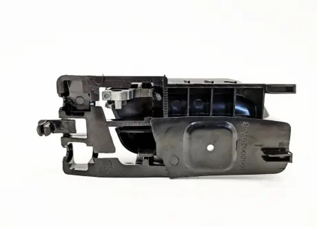 Ручка дверей внутрішня ліва Geely EC-7, EC-7RV Aftermarket 1068002029
