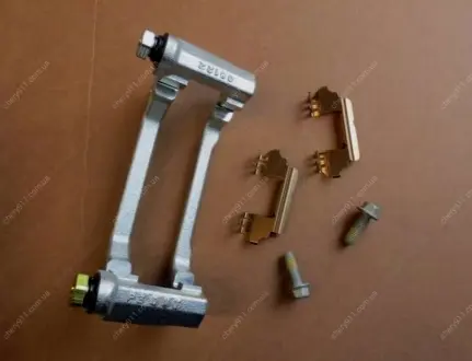 Скоба суппорта переднего левый Geely EX-7 Aftermarket 1014022264