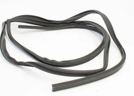 Уплотнитель стекла лобового Geely MK KLM KLM AutoParts 1018004759
