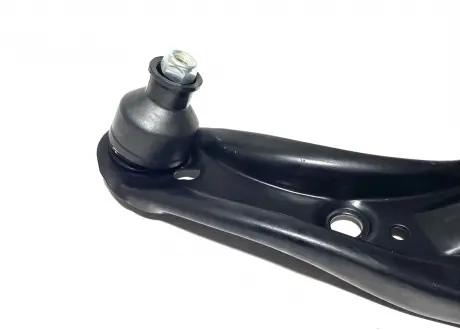 Рычаг подвески передней в сборе правый Geely GC6, MK CTR 1014001606