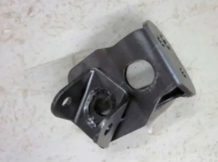 Кронштейн заднего амортизатора правый Geely EX-7 Aftermarket 1014012802 (фото 1)