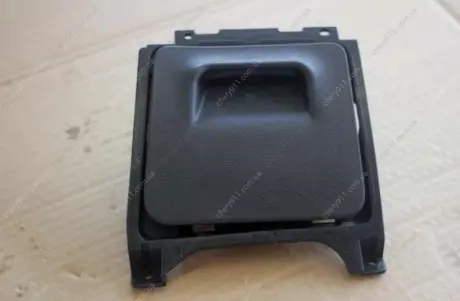 Кришка панелі приладів (для монет) Geely EC-7RV Aftermarket 106800368800669