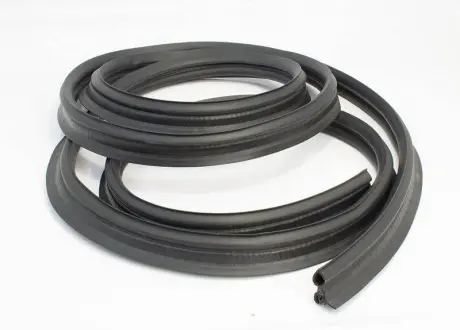 Уплотнитель крышки багажника Geely MK Aftermarket 1018004750