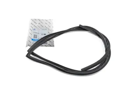 Уплотнитель лобового стекла EC7 GEELY 1018058818