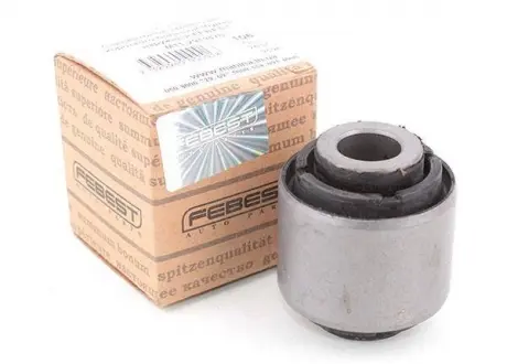 Сайлентблок заднього важеля короткого великий (бумеранг) зовнішній Chery M11 FEBEST M11-2919470