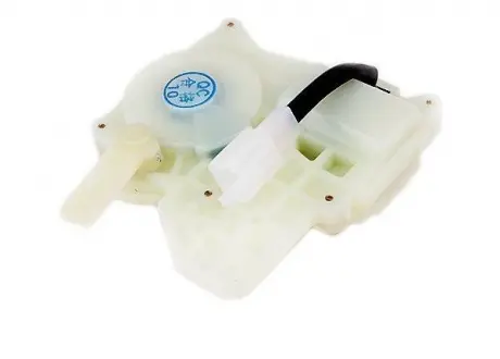Привод замка двери передней правой Geely CK Aftermarket 1068020088