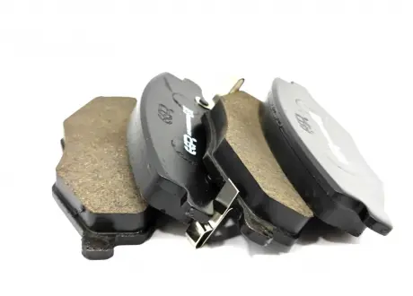 Колодки передние тормозные без ушка Chery Amulet EEP A11-6GN3501080