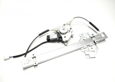 Стеклоподъемник двери передней (с мотором) L Chery Eastar KLM KLM AutoParts B11-6104110