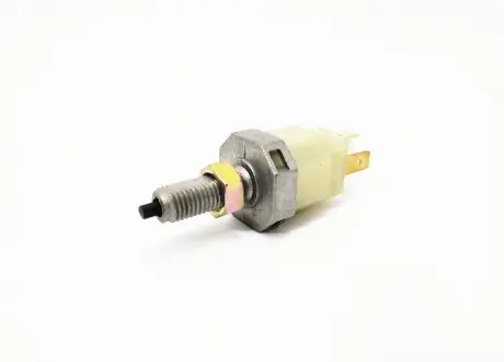 Датчик стоп-сигнала (жабка) Chery KLM KLM AutoParts A21-3720010