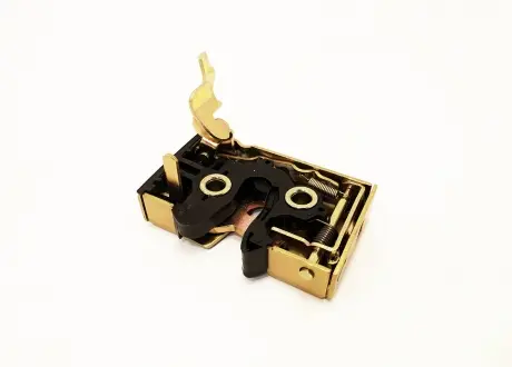 Замок двери передней L Chery Amulet KLM KLM AutoParts A11-6105030AB