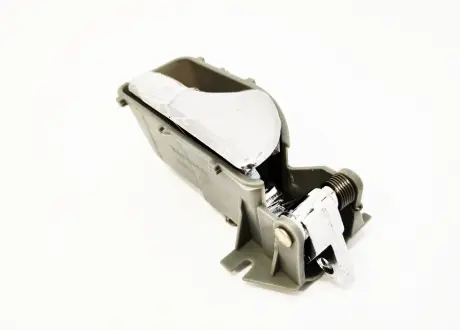 Ручка внутренняя двери R (серая) Chery Amulet KLM KLM AutoParts A11-6105450AL
