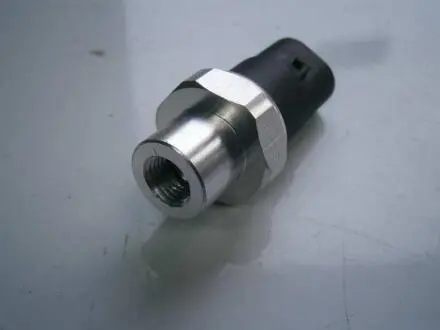 Датчик давления кондиционера Geely MK/MK2/GC6 внутренняя резьба KLM KLM AutoParts 1018002714