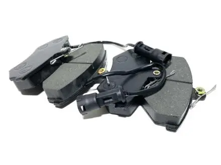 Колодки гальмівні передні із вушком (електричний датчик) Chery Eastar KLM AutoParts B11-6BH3501080