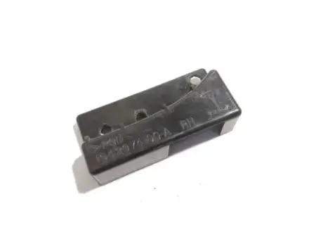 Кронштейн заднего бампера R Model S 12-16 Б.У. TESLA 1042974-00-A