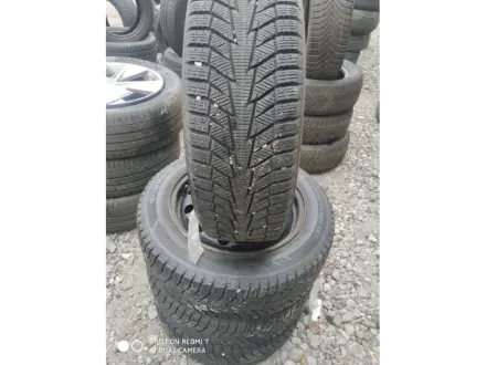 Шины бу R15 Зима 185/60R15 88T Hankook Winter ICept IZ2 1717 7,5мм Шини БУ 181728