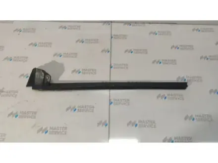 Уплотнитель стекла двери передней R внутренний Model 3 18-23 Б.У. TESLA 1090496-00-E