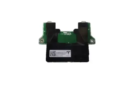 Блок электронный управления USB в заднюю консоль Type-C Model 3 18-, Model Y 20- Б.У. TESLA 1546129-00-D