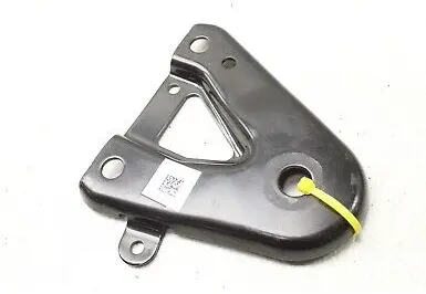Кронштейн балки задней передний R Model 3 18-23, Model 3 Highland 24-, Model Y 20- Б.У. TESLA 1044573-00-D