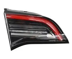 Фонарь задний внутренний L Америка Model 3 18-23, Model Y 20- Б.У. TESLA 1502088-00-B
