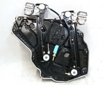 Стеклоподъемник задний R электрический 6 пинов комплект Model Y 20- Б.У. TESLA 1526807-00-D